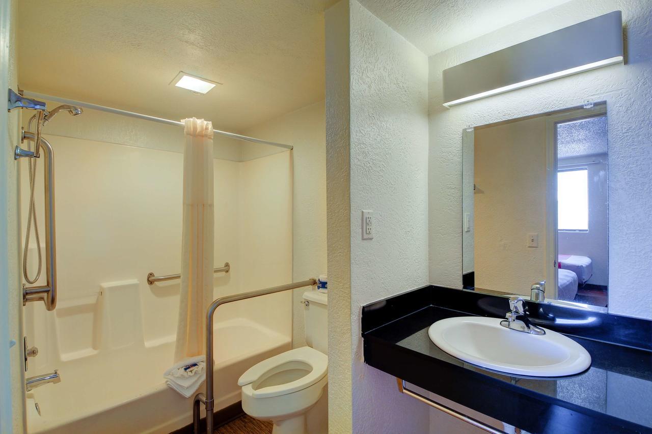 Motel 6-Oklahoma City, Ok - Frontier City Екстериор снимка