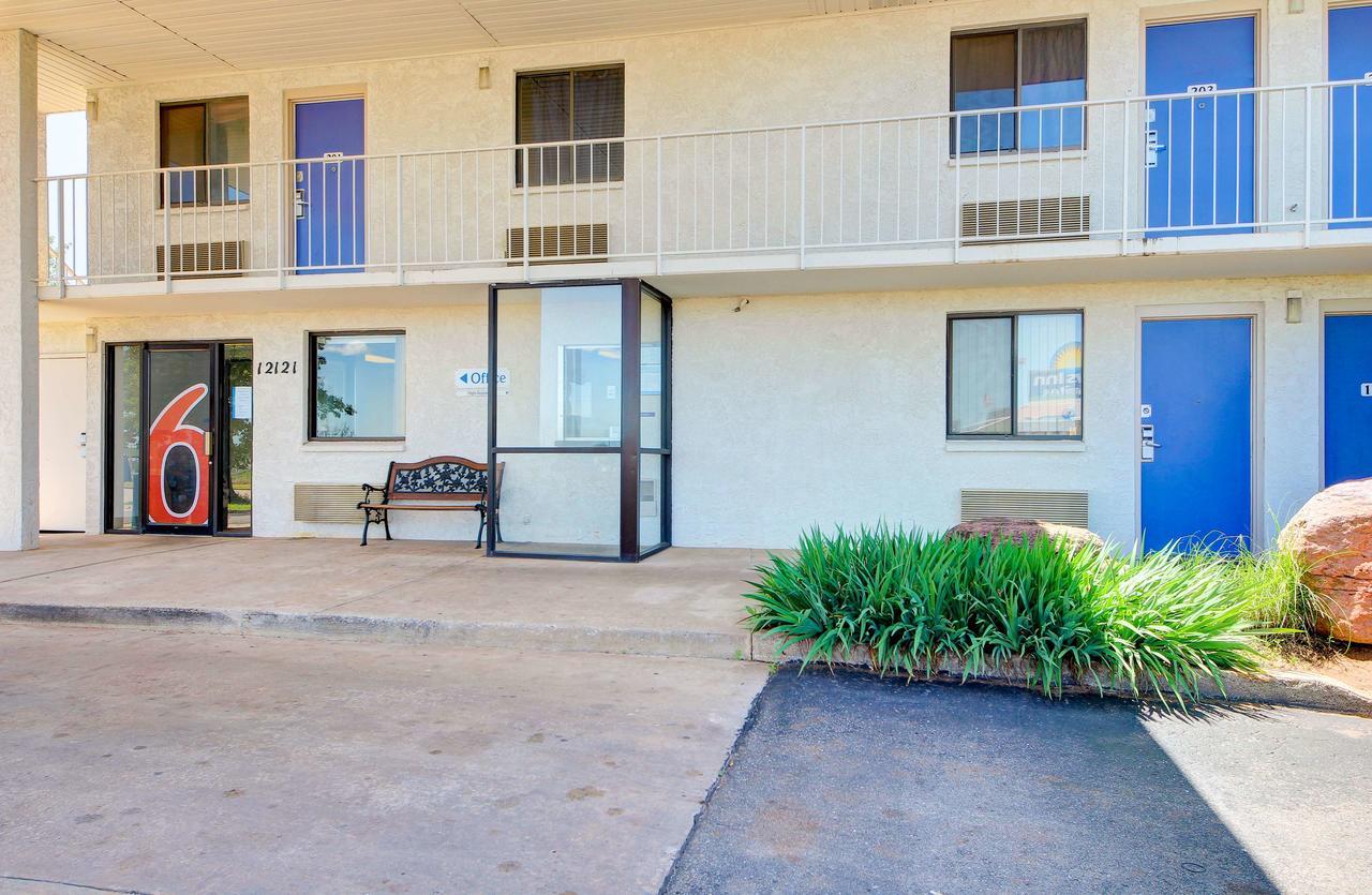 Motel 6-Oklahoma City, Ok - Frontier City Екстериор снимка