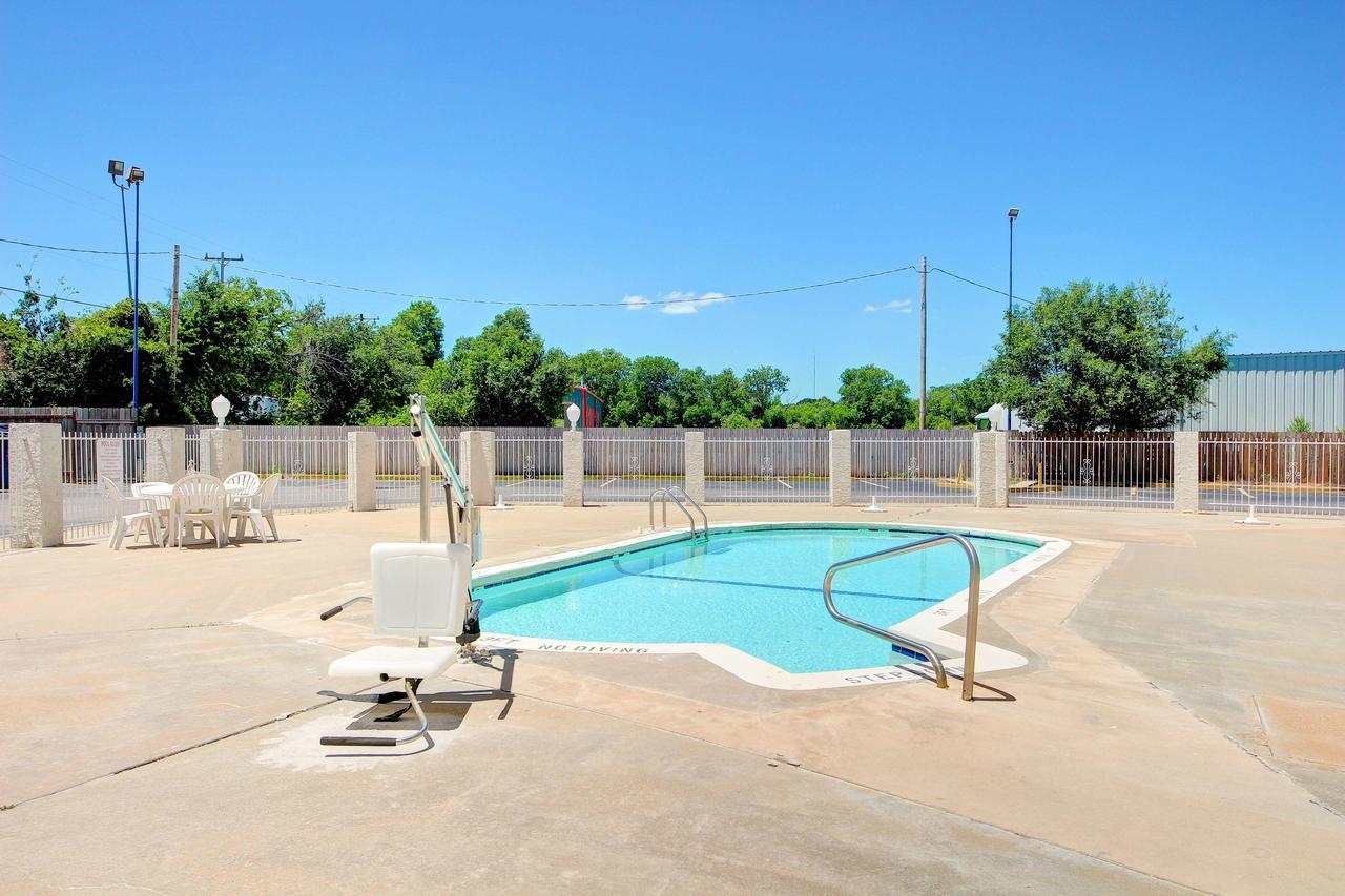 Motel 6-Oklahoma City, Ok - Frontier City Екстериор снимка