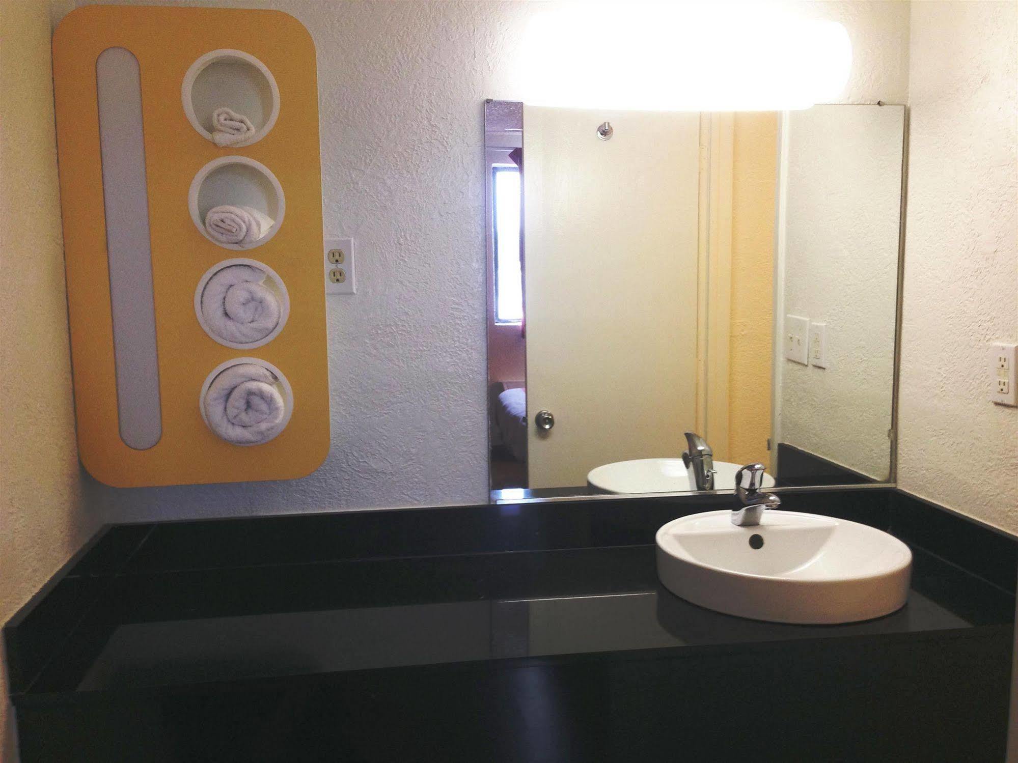 Motel 6-Oklahoma City, Ok - Frontier City Екстериор снимка